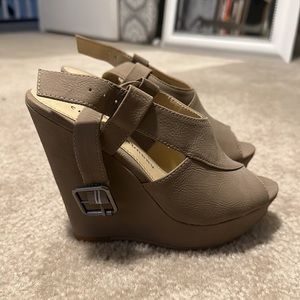 Chinese laundry nude beige wedge heels wedges size 5.5 good condition